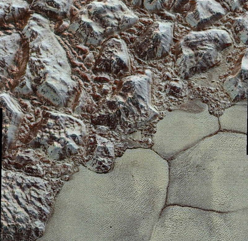 Окраина Равнины Спутника на Плутоне